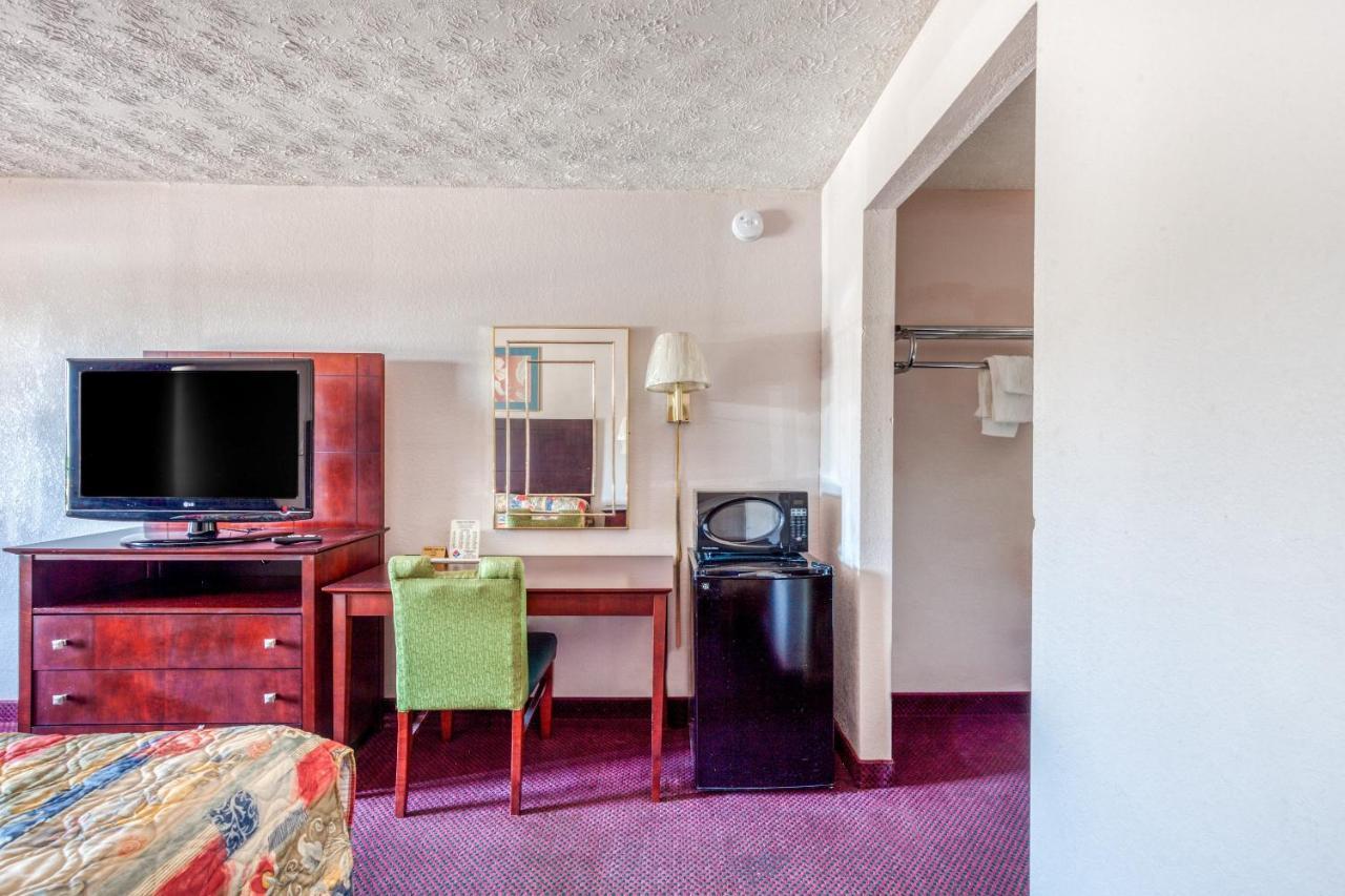 Oyo Hotel Decatur I-20 East & Wesley Club Dr Eksteriør bilde