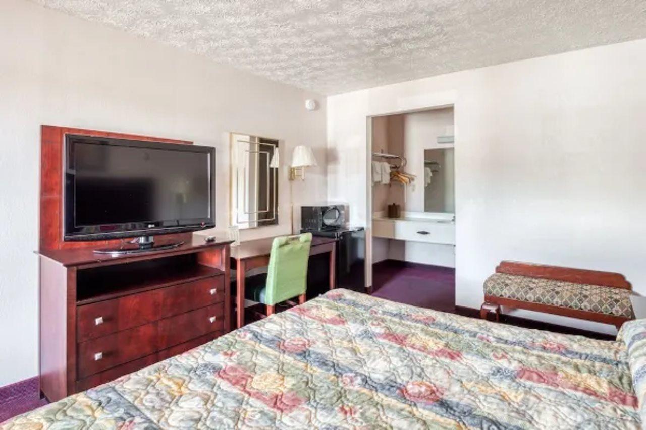 Oyo Hotel Decatur I-20 East & Wesley Club Dr Eksteriør bilde